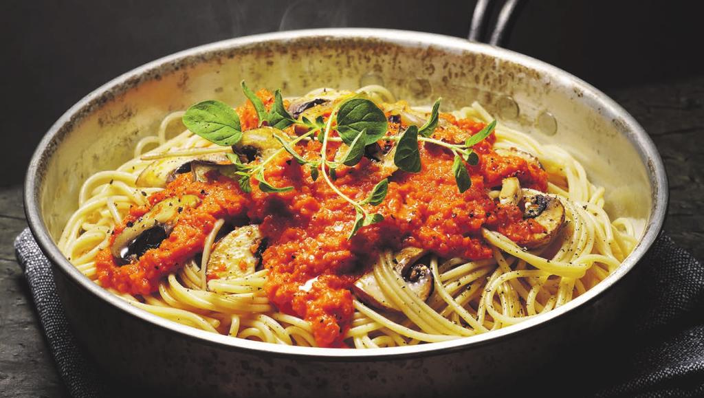 RECEPT 3 25 min 474 kcal/port Fett 12g Kolhydrater 75 g Protein 15g Pasta med tomatsås och vitlöksfräst svamp Vegetarisk pastasås på morötter, tomater och svamp.