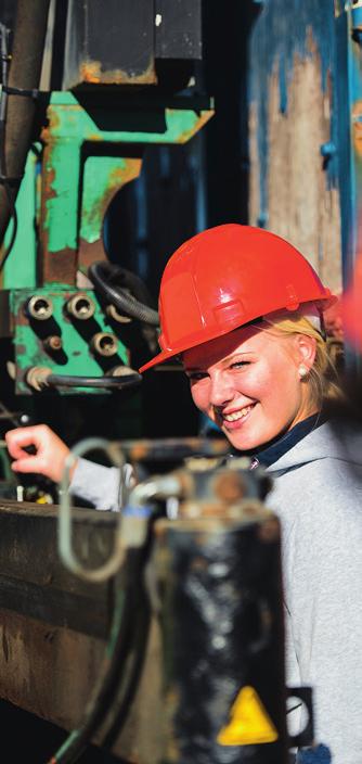 MÅNGA MÖJLIGHETER 4 VÄGEN TILL DIN FRAMTID 6 VÅRA PROGRAM 8 Bygg- och