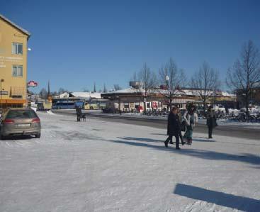 1. ETT UTMANANDE KLIMAT Få aktiviteter på vintern och ett kallt klimat gör att mycket av stadslivet flyttar inomhus Mörker