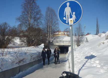 finns funktioner som är samhällsviktiga men som inte bidrar till gatulivet, tex banker Flera introverta byggnader med
