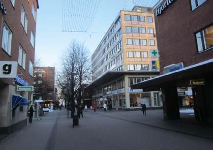 BILARNA DOMINERAR Få alternativ att korsa järnvägen Älven är en barriär med få möjligheter att korsa Trafikleder som E4:an