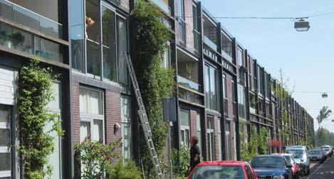 Boende i centrum skapar ögon på gatan och ljus i fönstren om kvällen och ökar tryggheten. Att bo i staden och ha nära till allt möjliggör ett liv utan bil om också arbetsplatser finns i närområdet.