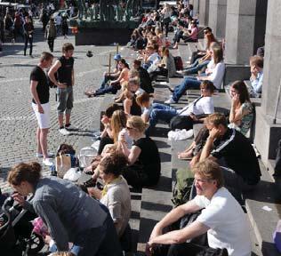 torget, den centrala plats som i folkmun kallas Möjligheternas Torg eller omnämns som kort och gott Torget.