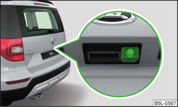 Optisk parkeringsassistent (Rear view camera) Inledning Bild 131 Kamerans monteringsläge Systemet erbjuder endast tvådimensionell displayvisning. Därför kan t.ex.