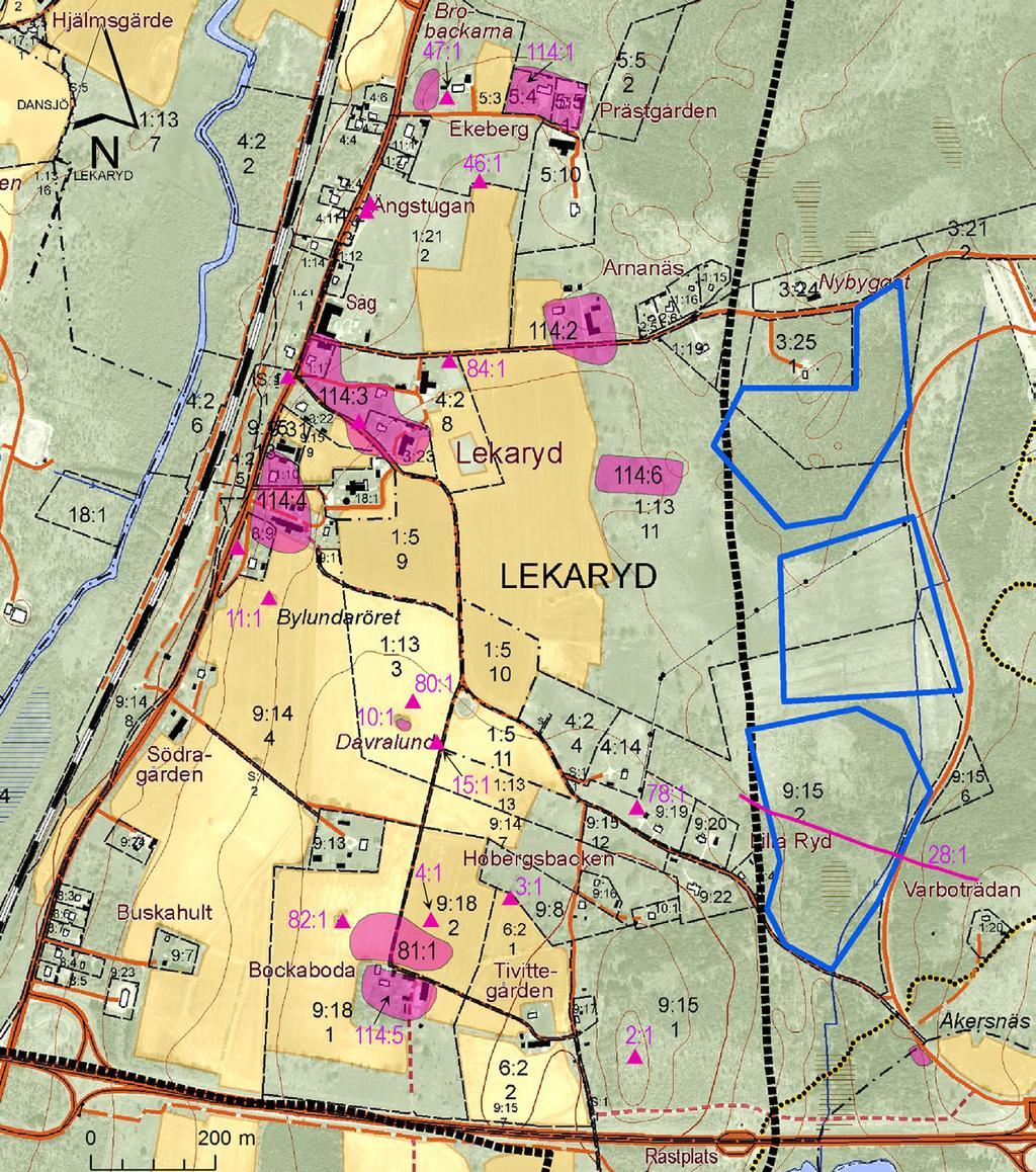 3. Lekaryd - en närmare presentation De tre aktuella bebyggelseytorna som studerats inom ramen för arbetet med detaljplanen ligger strax intill det öppna odlingslandskapet i Lekaryds kyrkby.