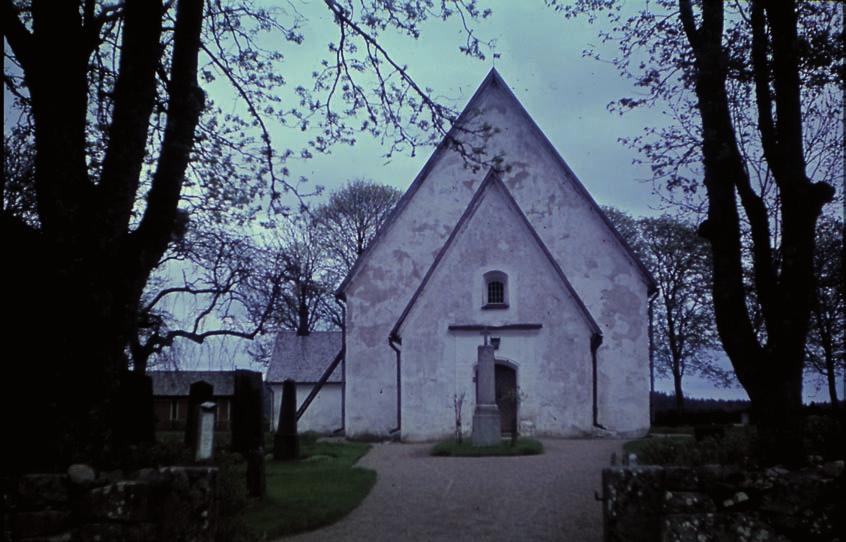 Händelsehistorik 1550 Dagens kyrka anses byggd tidigast 1550. 1700-t I mitten av 1700-talet var kyrkan illa medfaren och man beslöt att rusta upp den.