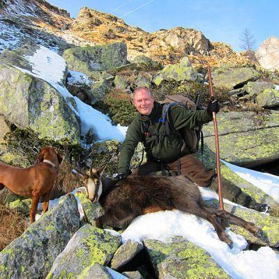 Man kan naturligtvis också flyga till Salzburg och så hyra en bil och själv köra till reviret. Reviret ligger i ett otroligt vackert område, Maltatal.