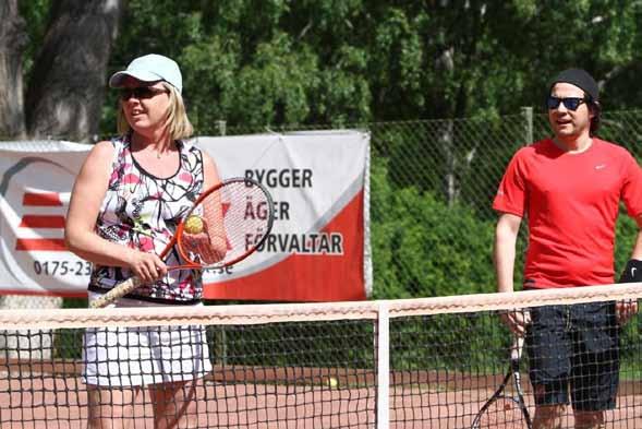 Drop in tennisen Lördagstennisdeltagare. Klubben har under året haft fyra drop- in aktiviteter; Torsdagstennisen kl. 12-13, Frukosttennisen på fredagar kl. 07-8.