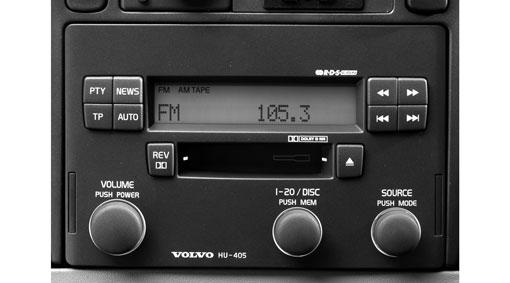 y HU-405 39 Big front radio Op. no. 39348 S40, V40, 01-30889 980-6 Storfrontradio med stora ergonomiskt utformade knappar för enkelt och trafiksäkert handhavande.