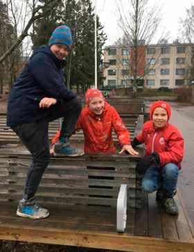 Idag har Mårtensdals skola 215 elever från förskolan till årskurs 6. På skolan jobbar nio klasslärare, två förskolelärare, en speciallärare och en rektor.