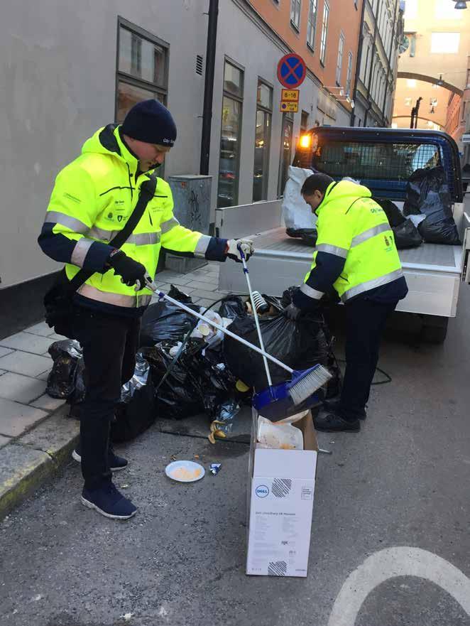 Cityvärdarna genomför också klottersanering, borttagning av klistermärken samt spolningar av markbeläggningen