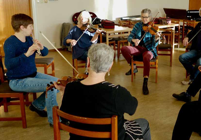 Följande diskussion som kan vara av intresse för målgruppen med Stämning rör musik- och dansformen senpolska, som trakteras norröver.