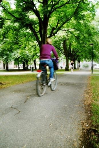 4.2 Drift och underhåll Drift och underhåll är ett mycket viktigt arbetsområde för att skapa en säker och trygg trafikmiljö framförallt för fotgängare och cyklister.