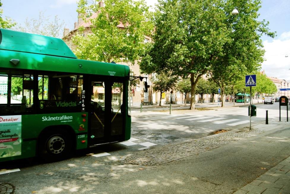 7.1 Konflikt mellan trafiksäkerhet och framkomlighet I Malmö prioriteras framkomlighet för fotgängare och cyklister, dock finns det en konflikt mellan trafiksäkerhet och framkomlighet.