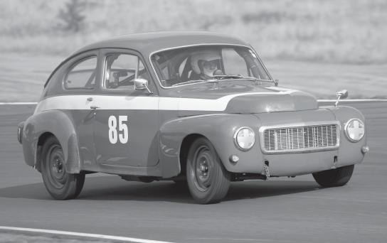 Bengt Qvist debutkörde med en Volvo PV 544, målad liksom Tom Belsös på 60-talet.