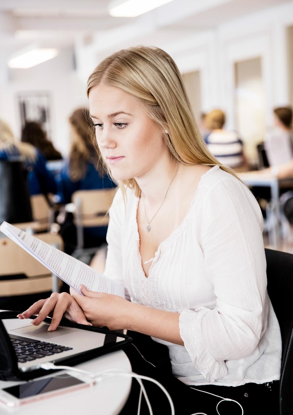 NATURVETENSKAPS- PROGRAMMET NANAT/ NANAS INRIKTNING - NATURVETENSKAP ELLER NATUR & SAMHÄLLE Naturvetenskapsprogrammet passar dig som är intresserad av vetenskap och matematik och vill ha en bred