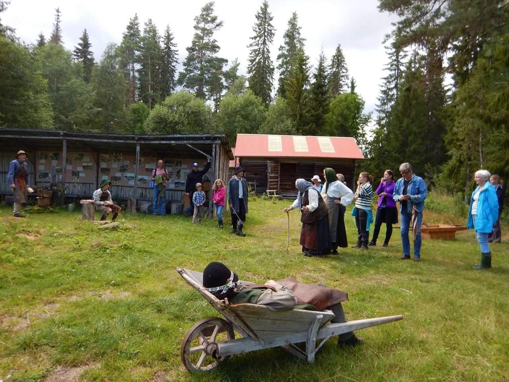 Historievandring öppet för allmänheten.