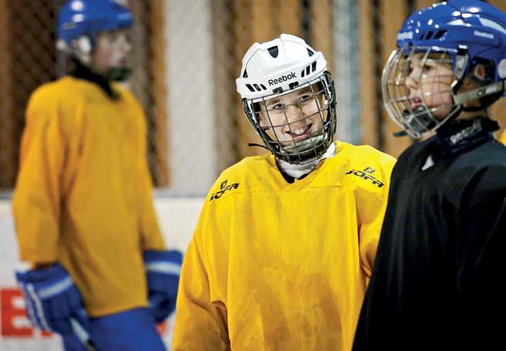 Dags för träningsläger, camp eller turnering? Hyr vår fina ishall med nya omklädningsrum, samlingssal, taktikrum/lektionssal och kök. Pris 800:- för 60 min istid.