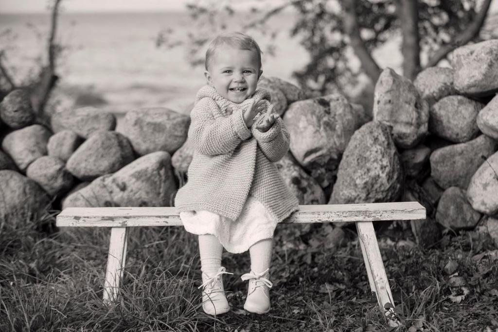 UTOMHUSFOTOGRAFERING Familj, släktfotografering, barn & syskon, par, enskild