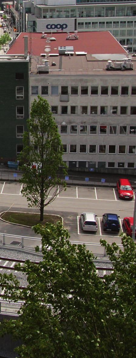 PREMIÄRTUR. Första provkörningen mellan Sundbyberg och Solna centrum övervakad av Automationsnytt från SL:s tillfälliga projektkontor i Sundbyberg för Tvärbanans utbyggnad. LAGSPELARE.