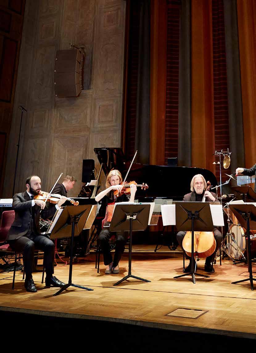 Foto: Gustaf Waesterberg MUSIKER Sara Hammarström, flöjter Robert Ek, klarinetter Daniel Saur,