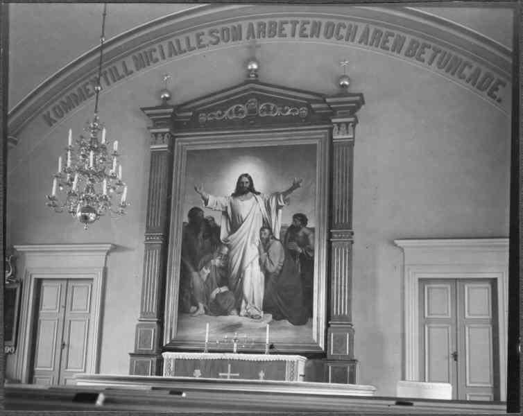 byggdes av orgelbyggaren Eskil Lundén. 1925 lades kyrkans tak om med galvaniserad plåt, när den nuvarande kopparbeläggningen tillkom är oklart.