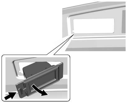 272 SKÖTSEL Registreringsskyltbelysning Lampenhet 1. Glödlampssockel 2. Glödlampa 3. Lampenhet Att byta en av dessa lampor: 1. Tryck lampenheten (3) mot mitten av bilen. 2. Dra ner lampenheten för att ta bort den.