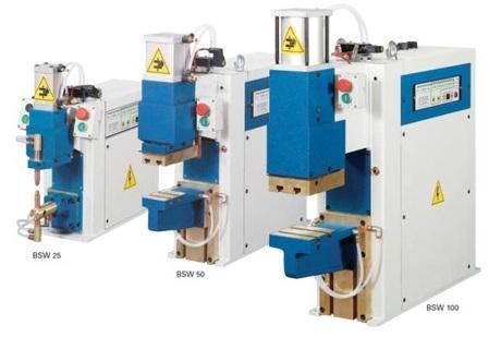 Bänksvetsmaskiner 5 Dessa maskiner är pga. de små dimensionerna lämpliga att använda vid små arbetsstycken som kräver precision. De är också lämpliga för inbyggnad i kundanpassade produktionslinjer.