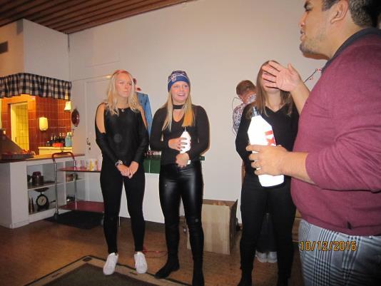 Vid Julgalan utdelades stipendium och utmärkelser. Samt att gymnaster som visat god kamratskap, flit och engagemang i sin träning fick ta emot Flitpris.
