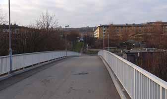 Två befintliga gång- och cykeltunnlar, en i söder och en norr om Marconimotet och två befintliga cykelbroar, en vid Gruvgatan och en vid Flatåsmotet har idag låg standard.