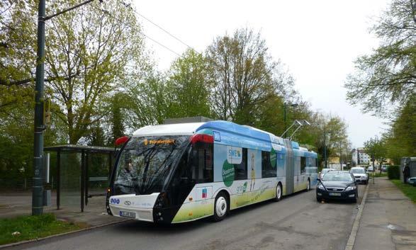 26(51) IMC-buss i Esslingen. "Tak" för att ansluta strömavtagarna till tråden skymtas ovanför bussen.