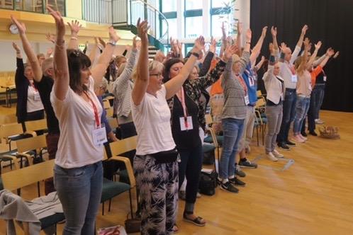 På fredagen var det Parkinsondans på programmet, och arbetsterapeut Ida-Klara Johansson och Katarzyna Fillipowicz dans- och rörelseterapeut från Jönköping berättade lite om dans för Parkinson.