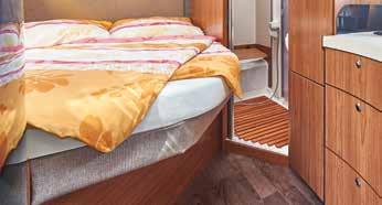 I de fall då sängen kan justeras i höjden hydrauliskt, kan även höjden på garage och sängens insteg varieras.
