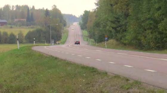 Sida 5(7) Olycksförloppsutredning En förare av en motorcykel kör enligt vittnen i mycket hög hastighet E16 västerut mot Hofors.