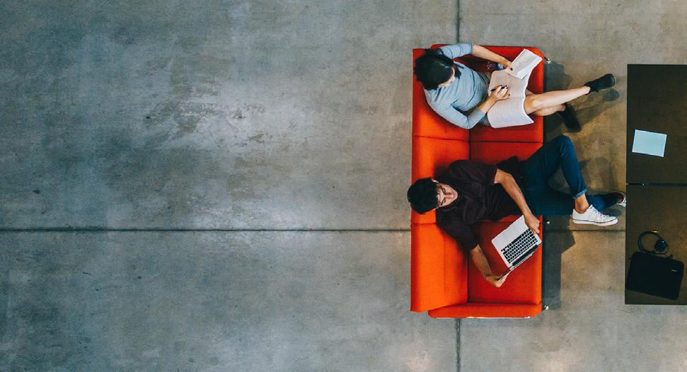 2. Satsningar på skola, ungdomar och yrkesval För att säkra den digitala sektorns långsiktiga kompetensförsörjning krävs en skola som till både form och innehåll är anpassad till det arbetsliv som