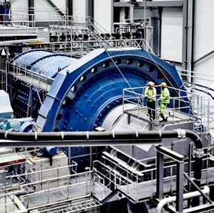 Processen övervakas av operatörer som justerar en mängd parametrar för att maximera halten utvunnen metall.