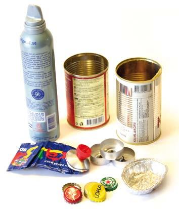 Konservburkar Sprayflaskor (tomma) Tuber Aluminiumfolie och formar Kapsyler och lock Värmeljushållare Färg- och limburkar (tomma) Större förpackningar som inte får plats i hålet till stationerna