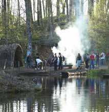 33. Fageråsstugan Tel 0730 91 98 52 (Margareta Runesson) Fageråsstugan, som ägs av Åsarps hembygdsförening, är en tidstypisk gårdsmiljö