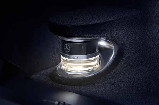56 Perfekt ljud i en perfekt atmosfär Burmester High-End 3D Surround Sound System är ett tillval som är utformat särskilt för kupén i nya E-Klass Sedan.