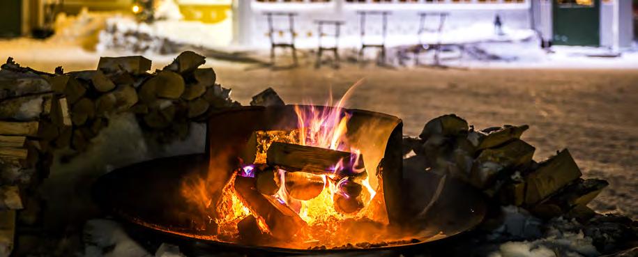 Välkommen till Fjällnäs! Restaurangen har öppet torsdag-lördag alla veckor fram till jul. Vi ber er vänligen att förboka ert besök hos oss. Grupper är välkomna på förfrågan.