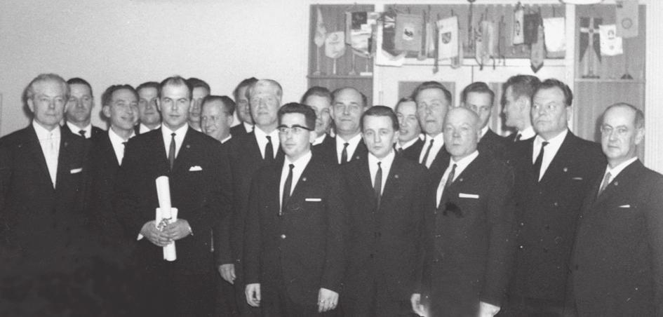 Vid Oravais Lionsclubs charterfest 22 oktober 1966 representerades klubben av ett 15-tal medlemmar med ladylions. Bröderna samlade till charterfest på von Döbeln.