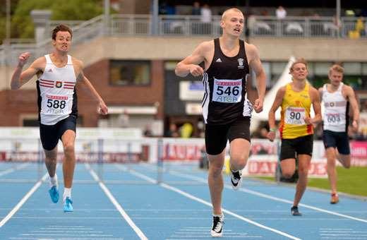 Isak Andersson sprang även en sträcka i stafettlaget på 4x100m som kom på en tredjeplats. Klara Helander sprang slutligen sista sträckan på 4x400m där det svenska laget tog brons.