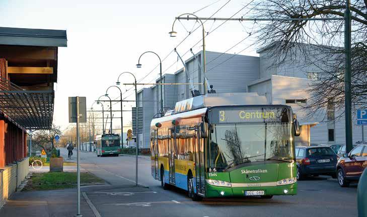 Slide In-bussen i trafik på linje 3, under samtidig batteriladdning, den 4 januari 2016.