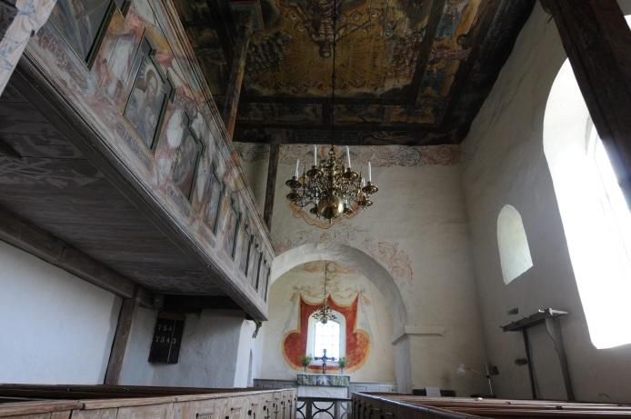2008 Jäts gamla kyrka, Småland Konservering av lokala delar av limfärgsdekoration från 1700 talet på träpanel.