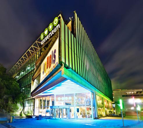12 AKTIVITETER OCH SIGHTSEEING / ACTIVITIES AND SIGHTSEEING AKTIVITETER OCH SIGHTSEEING / ACTIVITIES AND SIGHTSEEING 13 UNIVERSEUM ETT UNIKT ÄVENTYR FÖR HELA FAMILJEN Universeum mitt i centrala