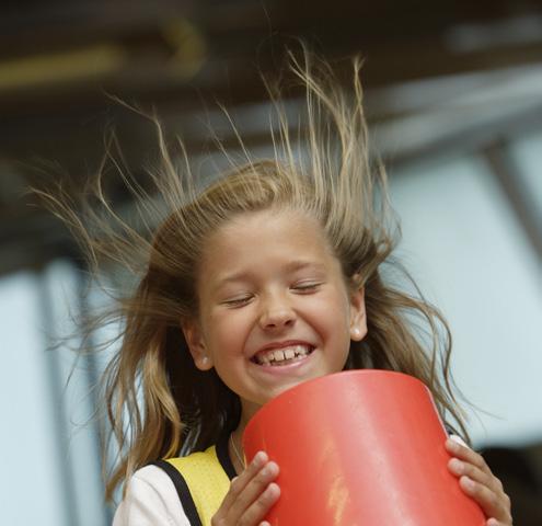 Välkommen till Nordens största science center! Öppet alla dagar. För mer information besök universeum.se Tel: 031-335 64 50 Hämta ut entrébiljetten i kassan mot uppvisande av giltigt City Card.