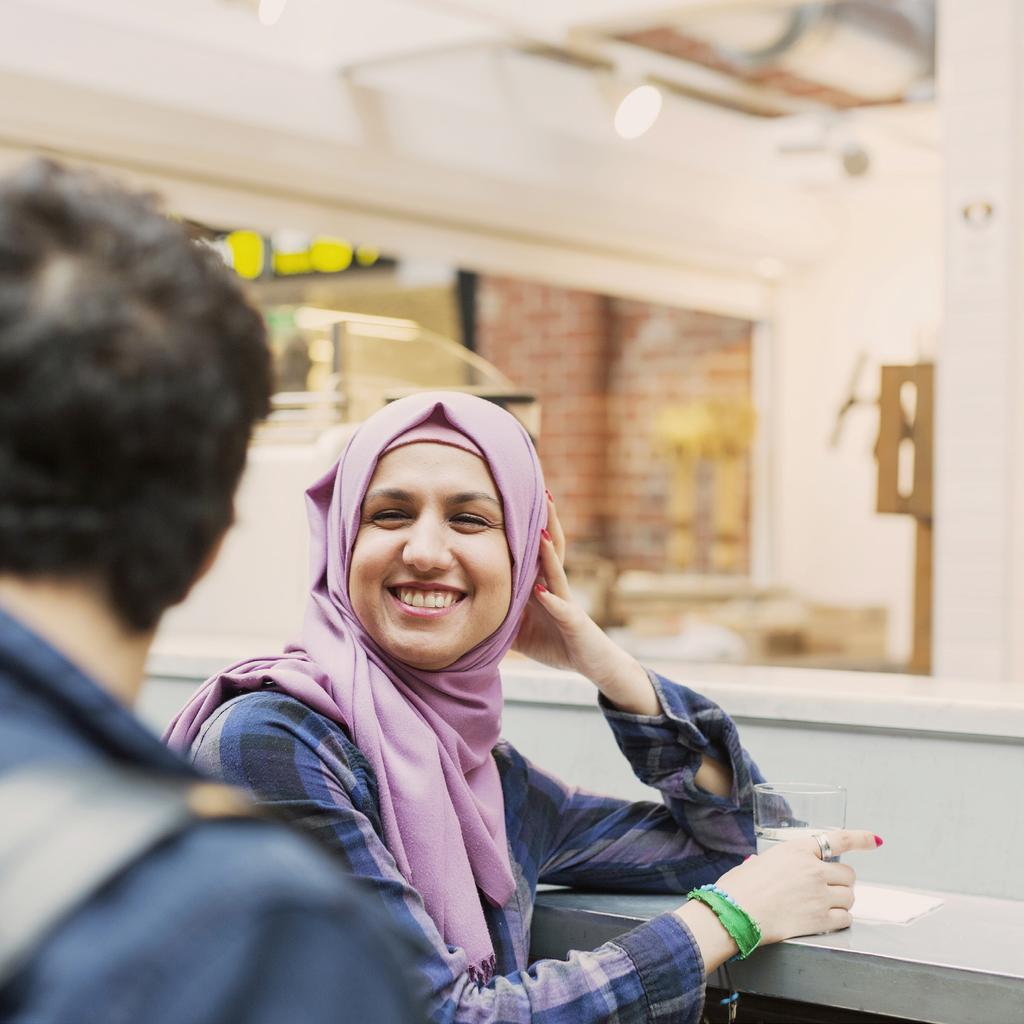 Folkbildning för alla Folkuniversitetet bedriver studiecirklar, både i form av öppen kursverksamhet och i samverkan med fria grupper och föreningar.