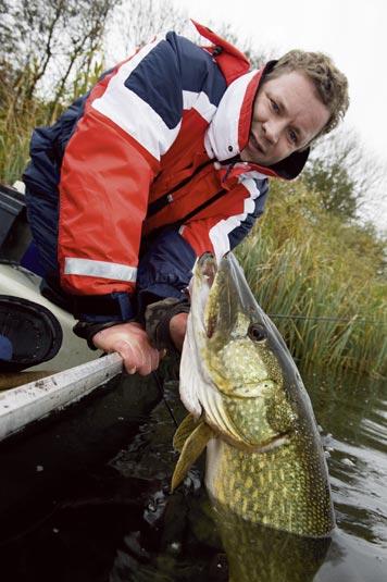 När din eten inte längre är monterde med stor krokr, tr de mindre plts i etes - oxen så tt du kn t med fler eten utn tt krokrn hkr fst i vrndr.