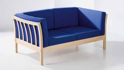 Höjd 74 cm, totaldjup 84 cm, benhöjd 18 cm. Som standard levereras soffan med ben i såpbehandlad eller lackerad bok.