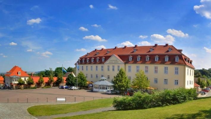 VAN DER VALK Schlosshotel Det ståtliga slottet ligger i det natursköna Harz nära den lilla staden Stedt.